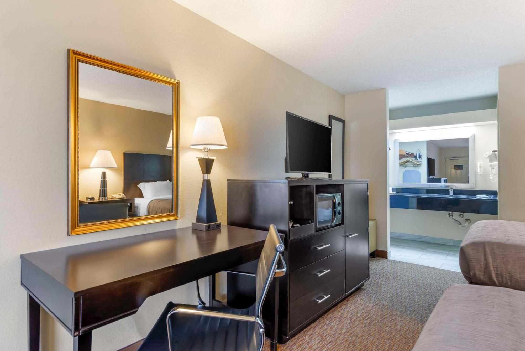 Quality Inn 2*