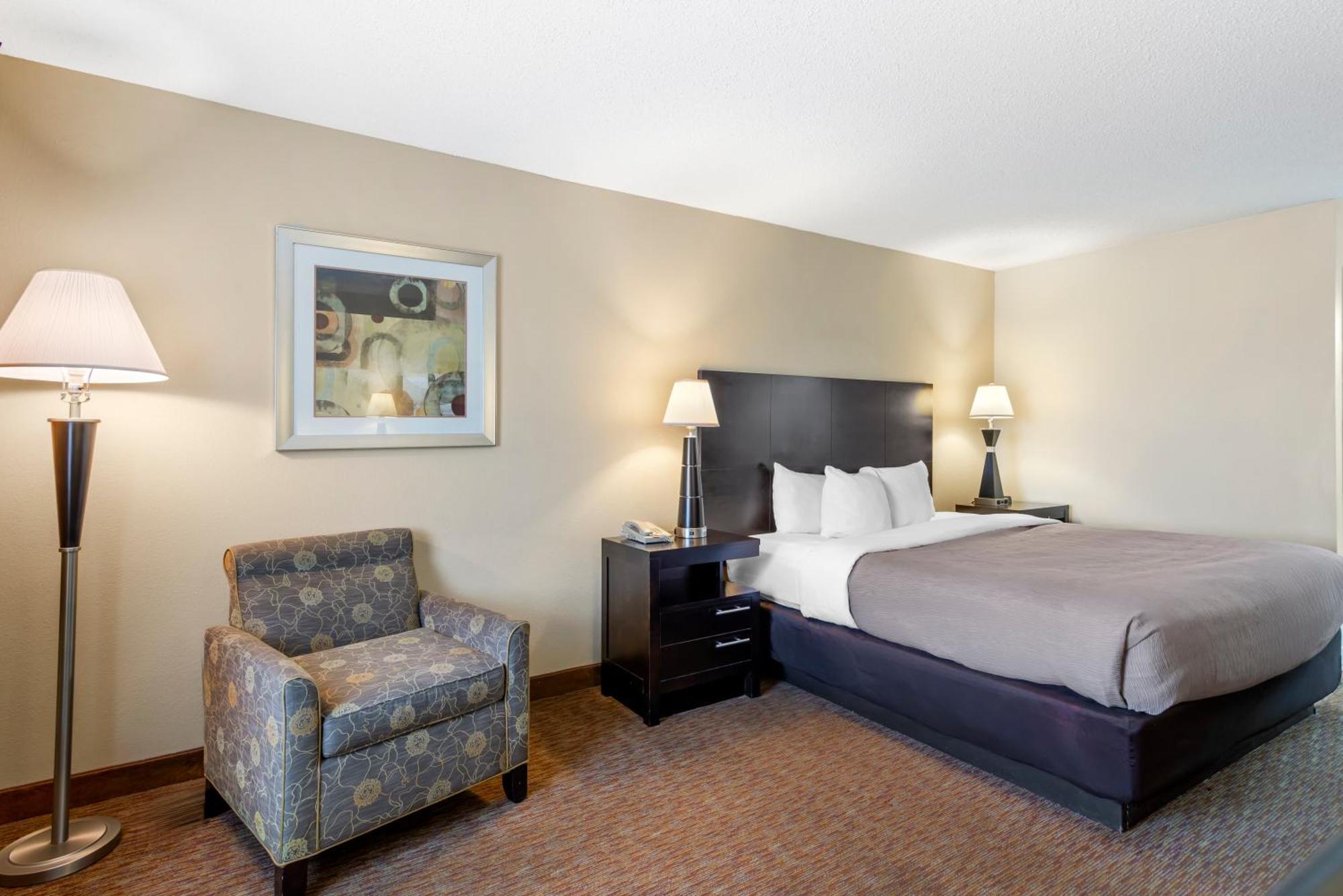 Quality Inn 2*